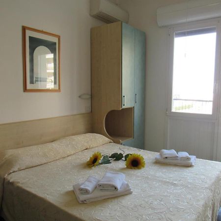 Hotel Venus Римини Экстерьер фото