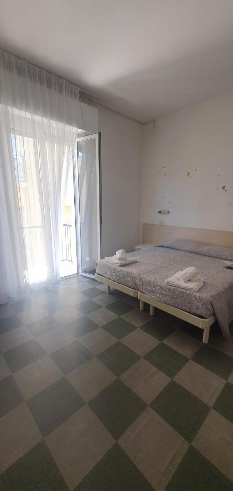 Hotel Venus Римини Экстерьер фото