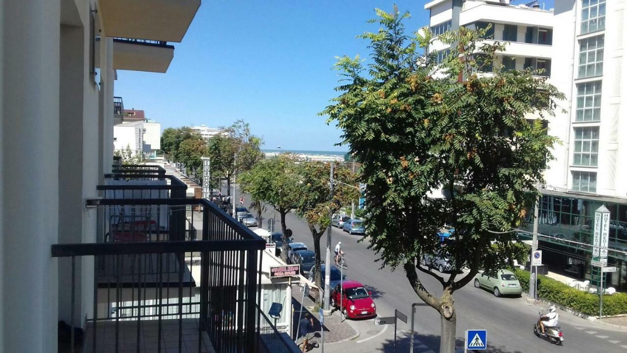 Hotel Venus Римини Экстерьер фото